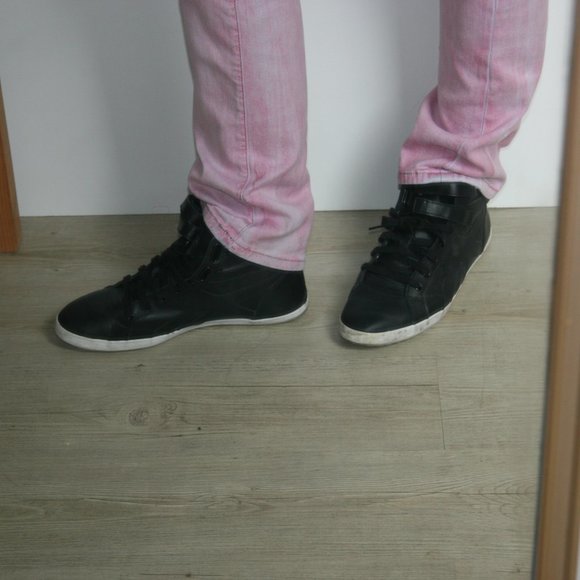 Reebok Hi-Tops - Picture 2 of 9